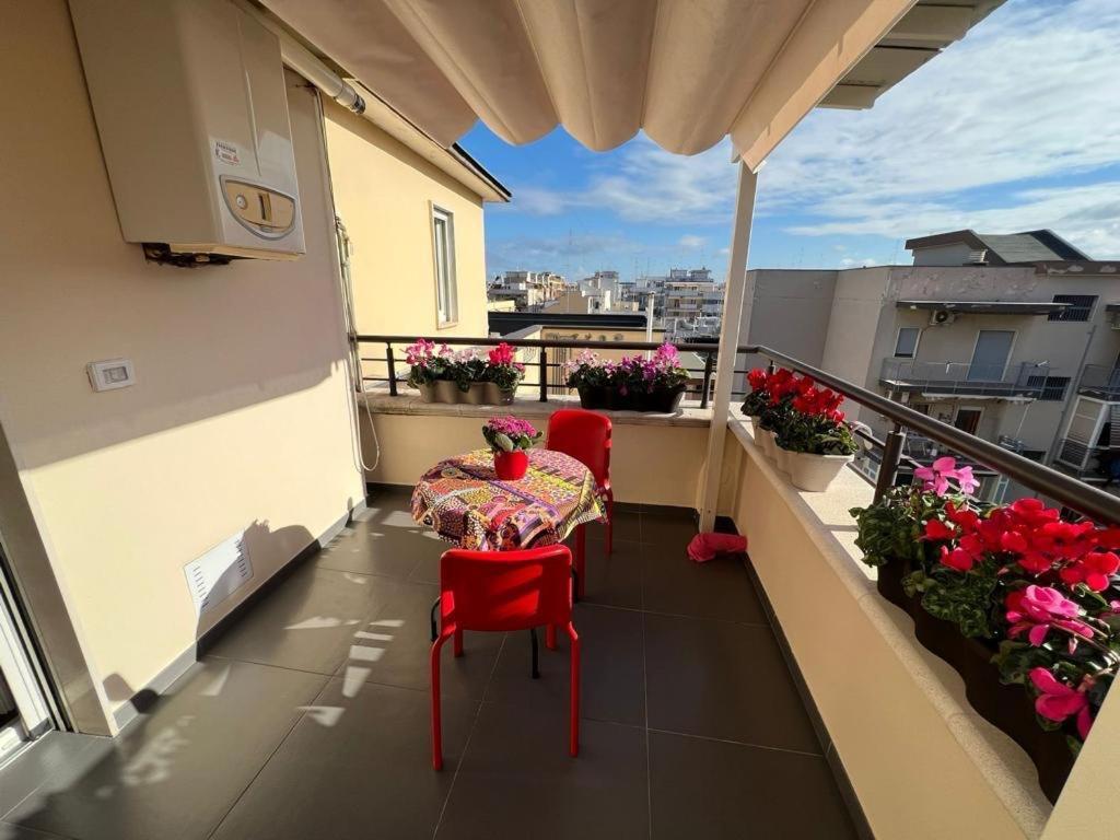 Apartamento Attico Stazione - Montello 16 Bari Exterior foto