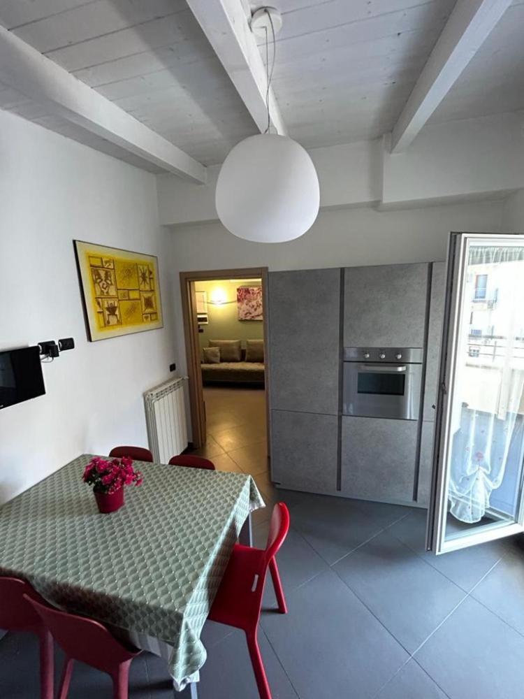 Apartamento Attico Stazione - Montello 16 Bari Exterior foto