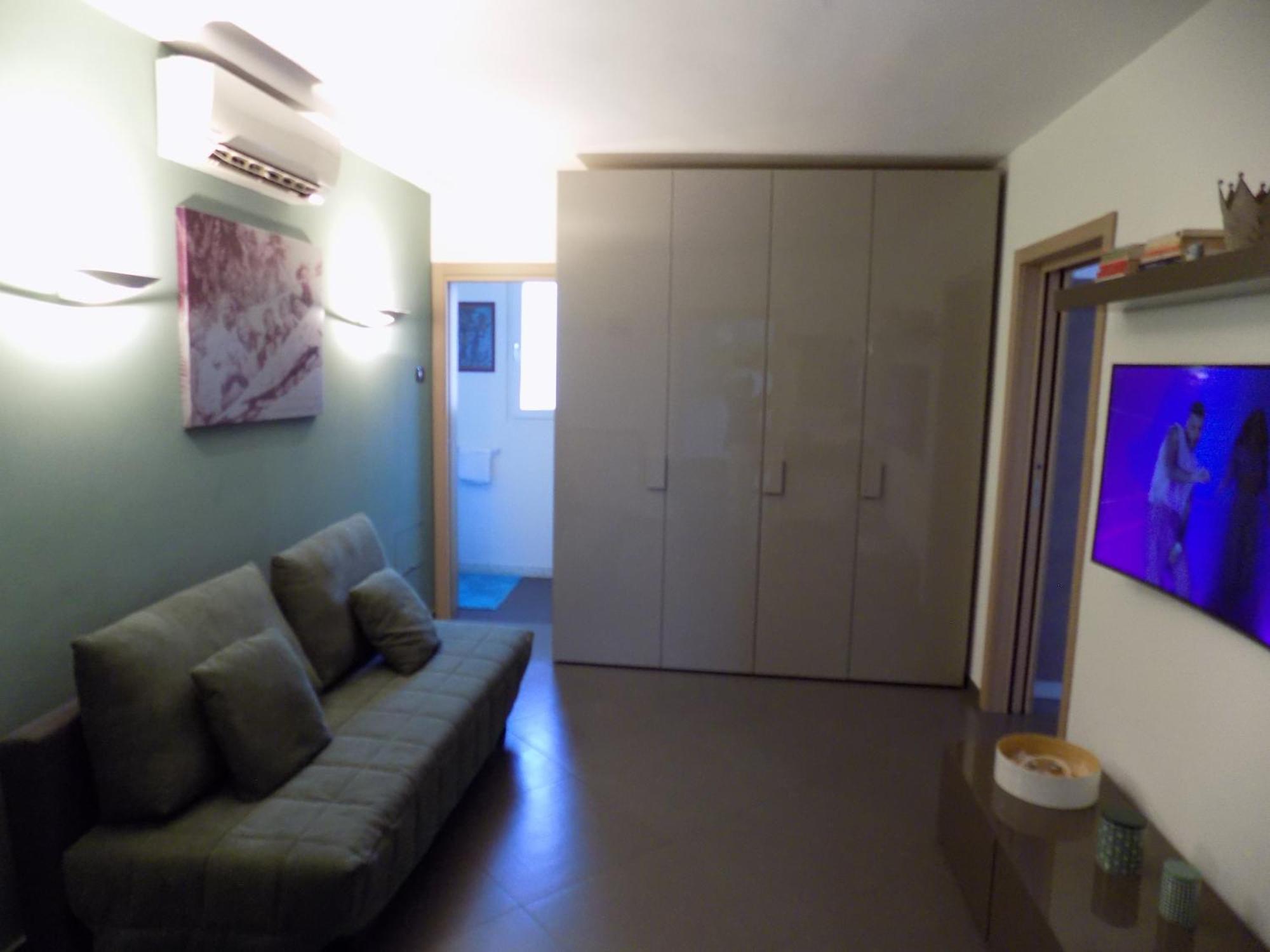 Apartamento Attico Stazione - Montello 16 Bari Exterior foto